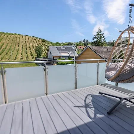 Penthouse-wohnung I 100 Qm I Blick Auf Weinreben I Emma Matratzen *