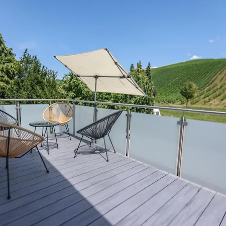 Penthouse-wohnung I 100 Qm I Blick Auf Weinreben I Emma Matratzen شقة أوغين