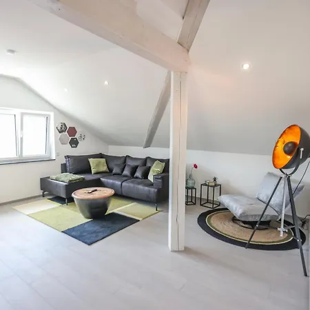 Lejlighed Penthouse-wohnung I 100 Qm I Blick Auf Weinreben I Emma Matratzen