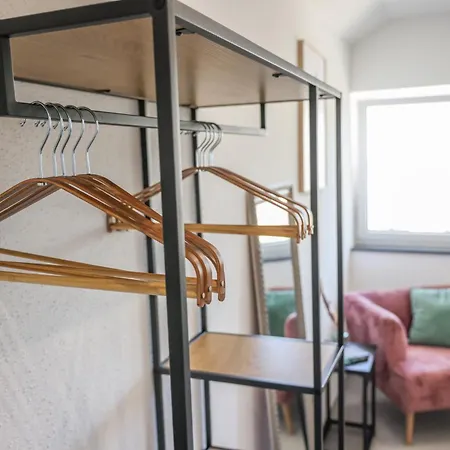 Penthouse-wohnung I 100 Qm I Blick Auf Weinreben I Nespresso I Emma Matratzen Appartement